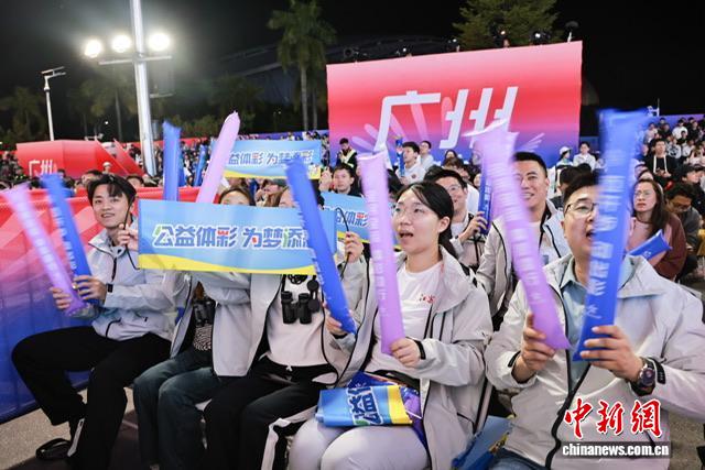 全运会攀岩决赛：新生代领跑 老将谢幕引热议