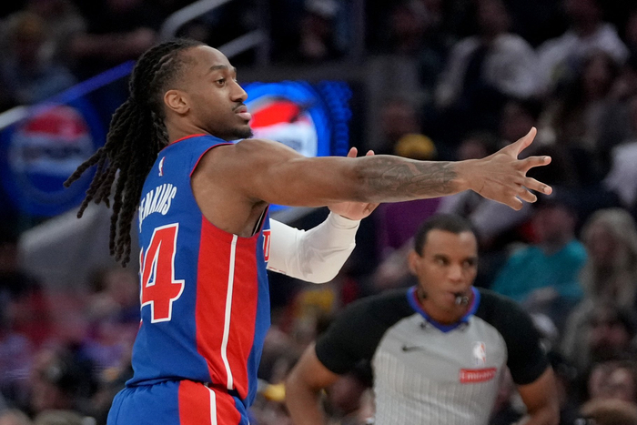 丹尼斯·詹金斯一战成名逆袭NBA，活塞双合同锁定