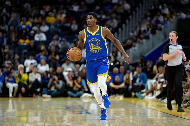 爵士险胜勇士威廉姆斯12分助队登顶，新援展现全