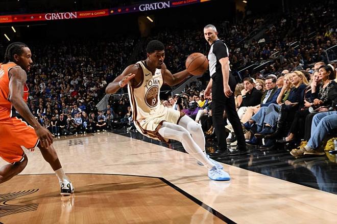 爵士险胜勇士威廉姆斯12分助队登顶，新援展现全