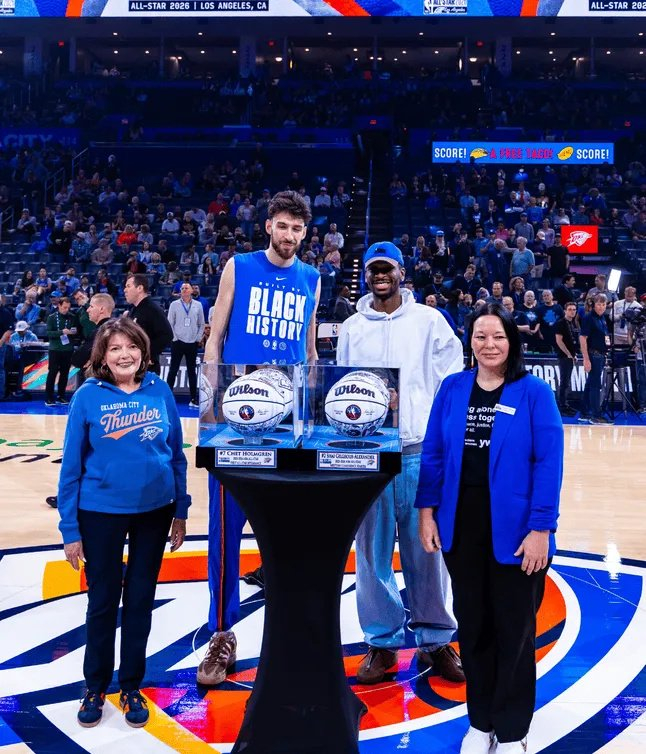 切特-霍姆格伦防守技巧惊艳全场 成最佳防守一阵