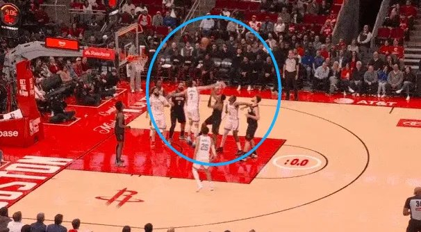 切特-霍姆格伦防守技巧惊艳全场 成最佳防守一阵