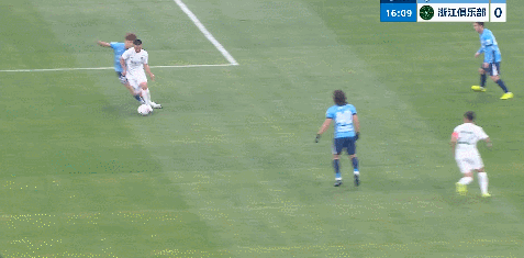 大连英博主场3-0完胜浙江队延续不败战绩