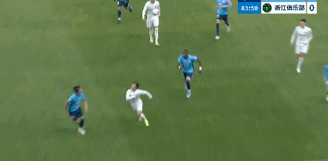 大连英博主场3-0完胜浙江队延续不败战绩