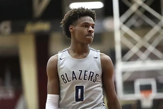 勒布朗之子布朗尼：从生死考验到NBA父子助攻传