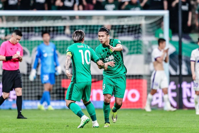 国安双前锋3分钟连破僵局 防线崩盘遭津门虎逆转