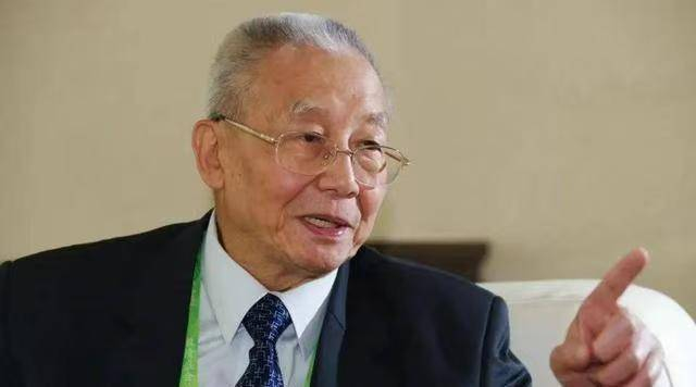 魏纪中干预三大功勋教练引争议