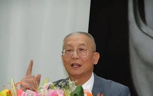 魏纪中干预三大功勋教练引争议